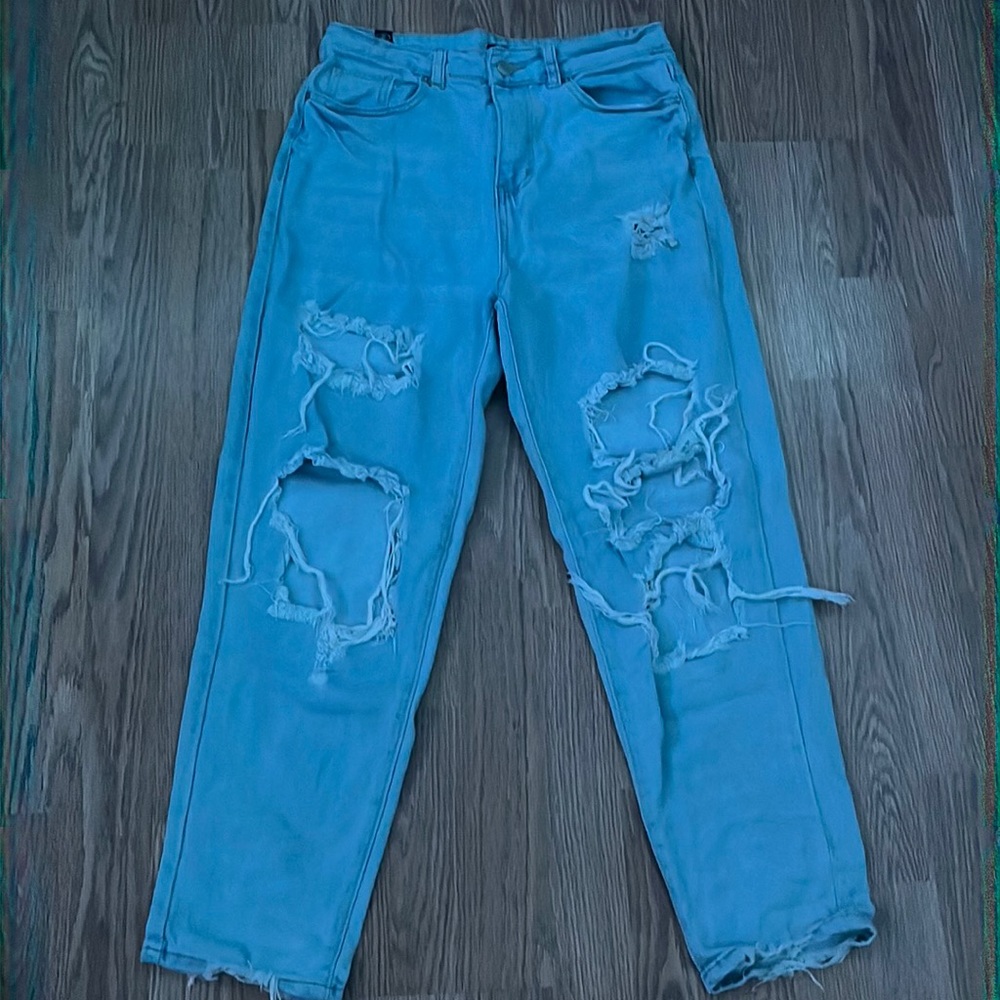 Juniors distressed jeans